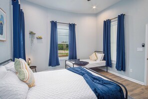 4 slaapkamers, een strijkplank/strijkijzer, wifi, beddengoed