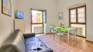 Unclassified image, 3 of 25, button - Casa Alpino 7 in Riva del Garda (Riva del Garda)