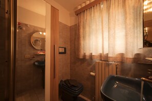 House | 3 bedrooms - Azalea in Livigno With 3 Bedrooms and 2 Bathrooms (Livigno)