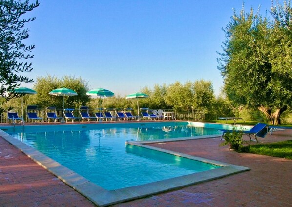 Apartment | 1 bedroom - Mustard apt With Shared Pool (Castiglione del Lago)