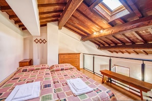 Apartment | 3 bedrooms - Hawthorn apt With Shared Pool Family fun (Castiglione del Lago)