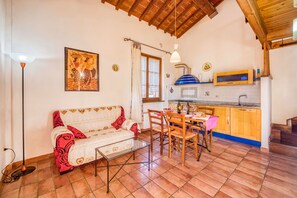 Apartment | 2 bedrooms - Laurel apt With Shared Pool (Castiglione del Lago)