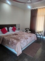 行政双人房 | 隔音、免费 WiFi