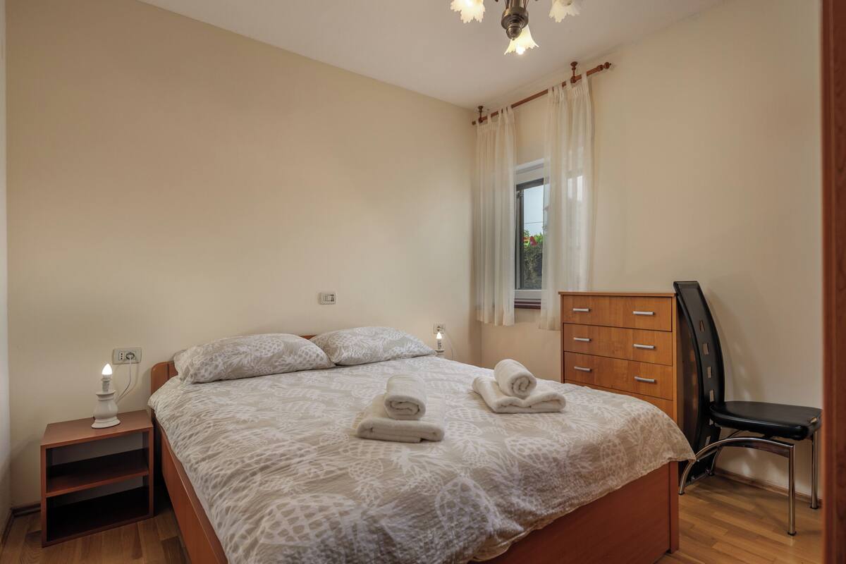 Familienapartment, Mehrere Schlafzimmer (Countyside Apartment Gracijela) | 2 Schlafzimmer, Bügeleisen/Bügelbrett, kostenloses WLAN, Bettwäsche