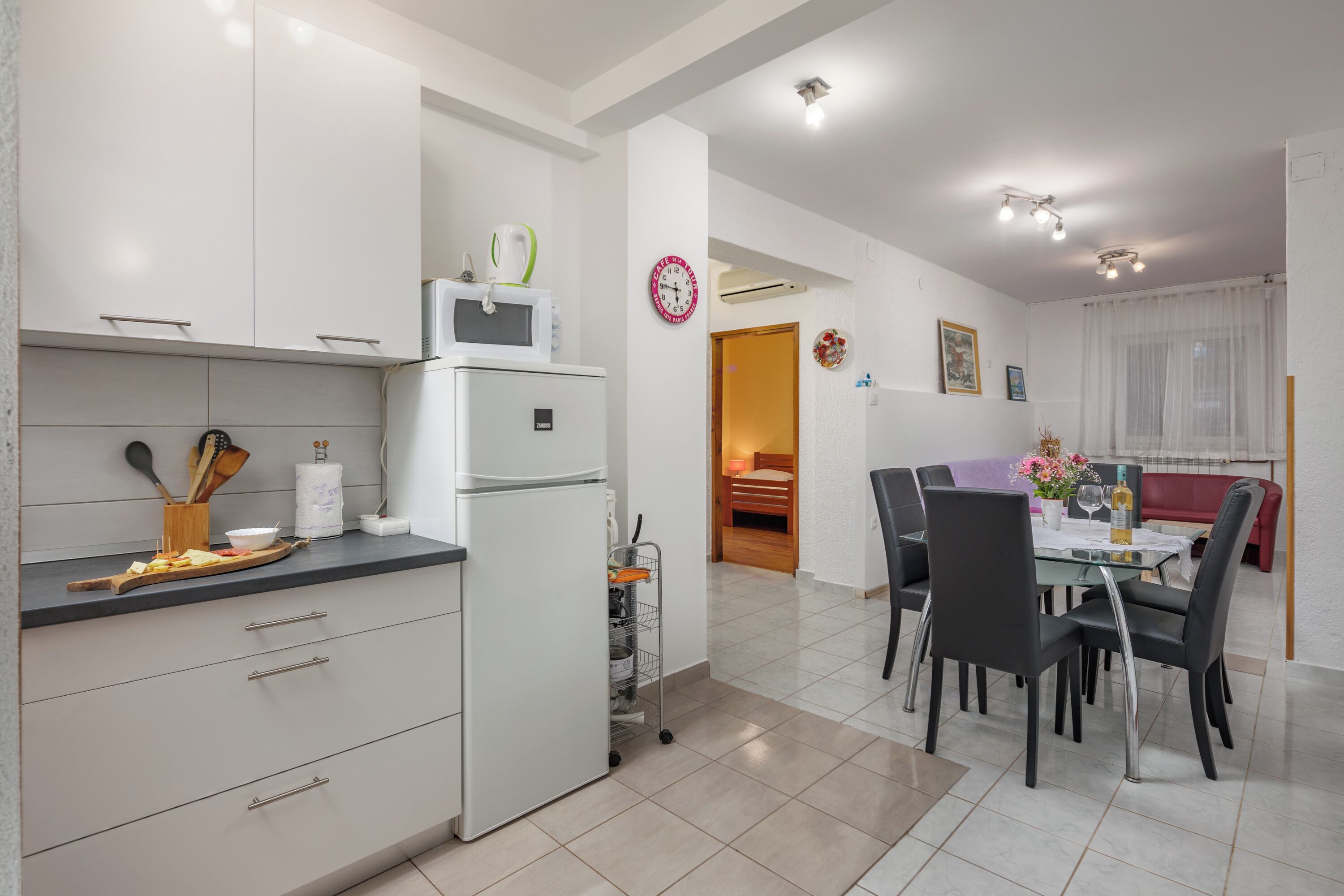 Appartement Familial, plusieurs chambres (Countryside Apartment Giani) | Cuisine privée