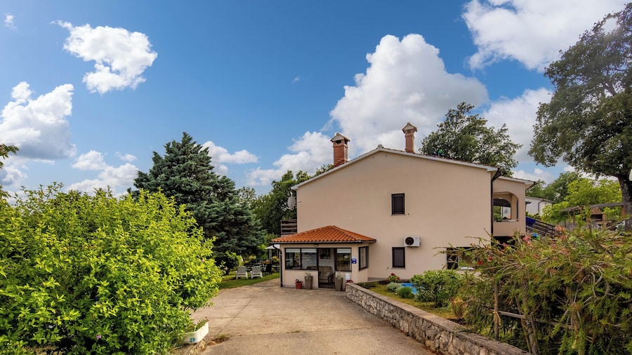 Countryside Apartments Labin