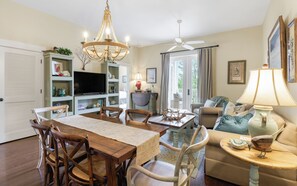 Smart TV - 30A Condo + Gulf Views, Pools, Grill & Bikes (Santa Rosa Beach)