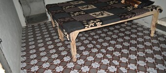 श्री बाँकेबिहारी सेवा धाम  Near Atalla Chungi Parikrama Marg Vrindavan.