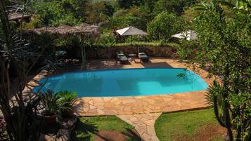 حمّام سباحة خارجي