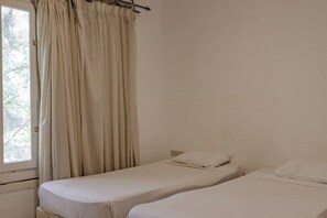 2 bedrooms, bed sheets