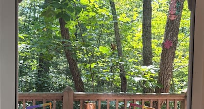Welcome to the Psychedelic Shack--that's where it's at! Hippie themed apartment