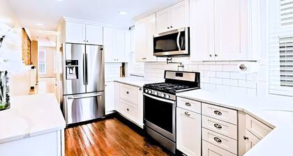 Federal Hill & Inner Harbor Lux Retreat: Sleeps 6