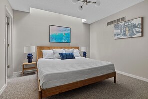 2 habitaciones, escritorio, tabla de planchar con plancha y wifi 