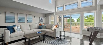 City Surf Loft-Wlk to Silver Beach, Shops + Dining