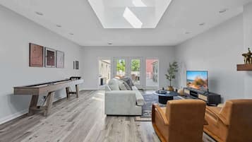 Smart TV, offices