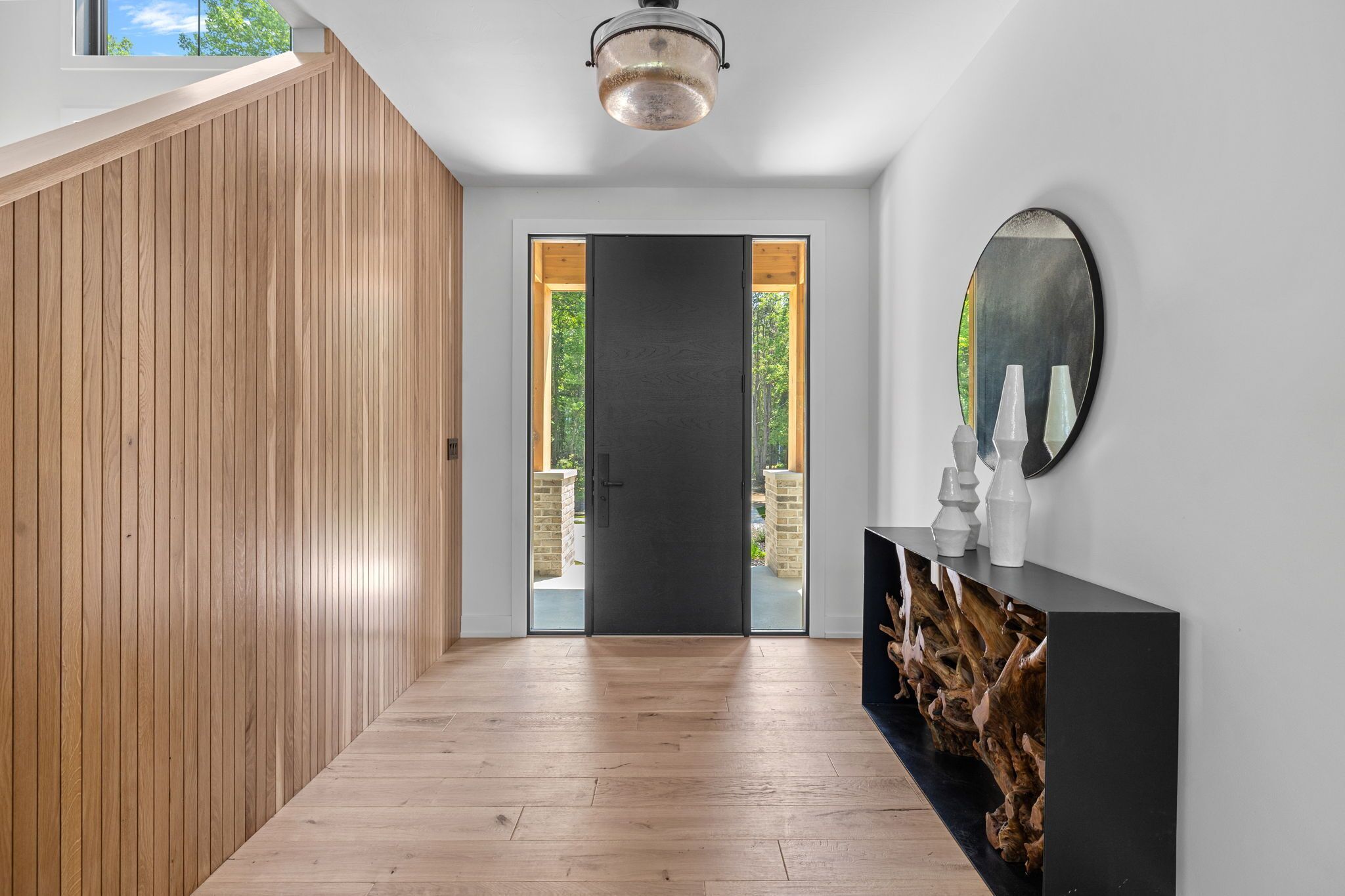 المنشأة من الداخل