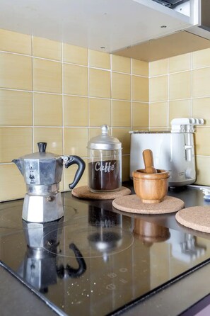 アパートメント | 専用簡易キッチン | 冷蔵庫、電子レンジ、コンロ、トースター