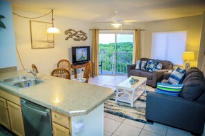 Smart TV - Florida Keys Condo with Pool, Beach Access, Marina, Pickleball & More (Tavernier)