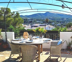 Outdoor dining - Villa Bibi with Spectacular Sunset and Views (Javea)