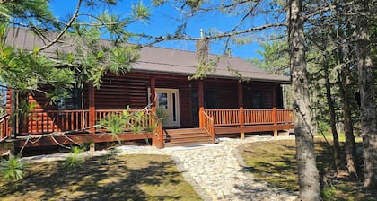 Lakefront cottage, construction 2023, with 300 ft private beach on Lake Huron