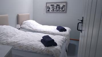 2 makuuhuonetta, silitysrauta/-lauta, Wi-Fi, vuodevaatteet