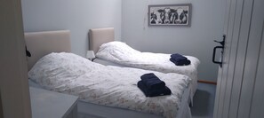 2 bedrooms, iron/ironing board, WiFi, bed sheets