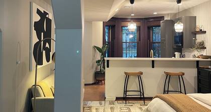 The Landmark; a comfy suite near McCormick Place