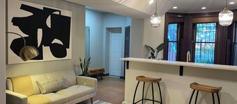 The Landmark; a comfy suite near McCormick Place