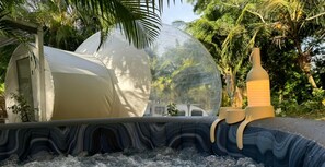 Outdoor spa tub - Sleep in a bubble in an unusual accommodation in Martinique! (Rivière-Salée)