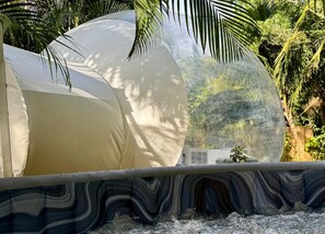 Terrace/patio - Sleep in a bubble in an unusual accommodation in Martinique! (Rivière-Salée)