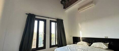 3 bedrooms, bed sheets