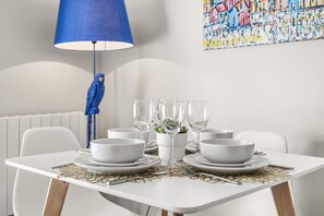 Dining - Buzzing Brighton Apartment 3 | By My Getaways (Brighton)