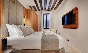 3 soverom, skrivebord, strykejern/-brett og wi-fi (inkludert)