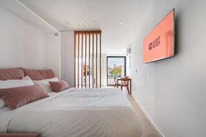 Tabla de planchar con plancha, Internet, ropa de cama