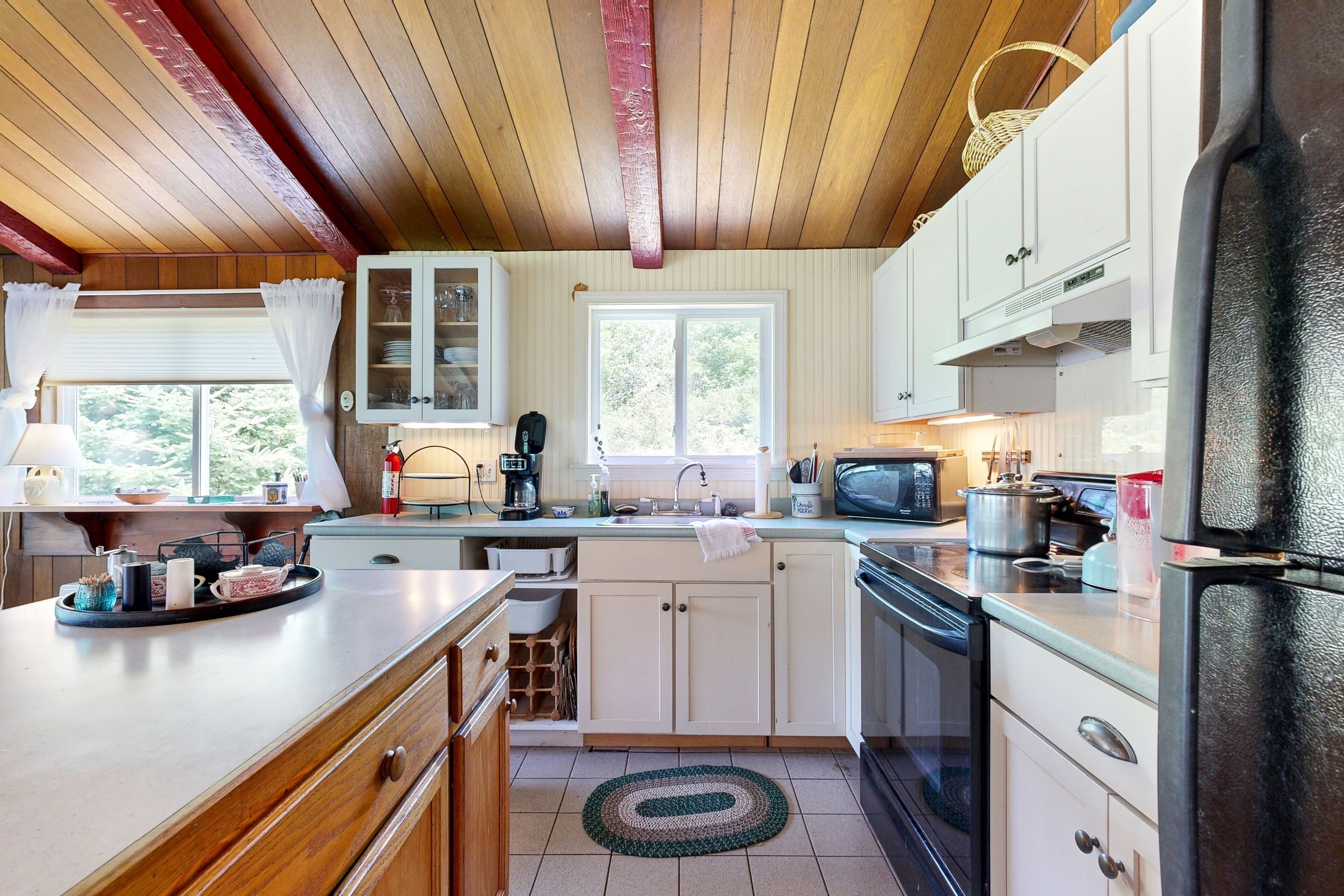 雪櫃、微波爐、焗爐、爐具