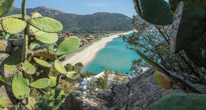 Accogliente Villa Immersa nel Verde con Incantevole Vista Mare
