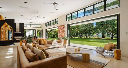 Pine Mountain - luxury rural estate with pool