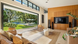 Smart TV, fireplace, offices - Pine Mountain - luxury rural estate with pool (Possum Creek)