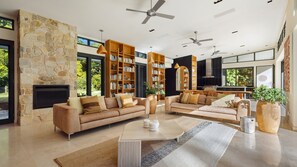 Smart TV, fireplace, offices - Pine Mountain - luxury rural estate with pool (Possum Creek)