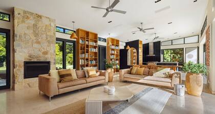 Pine Mountain - luxury rural estate with pool