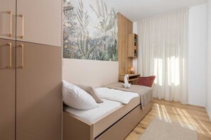 2 bedrooms, iron/ironing board, free WiFi, bed sheets