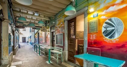On main square, perfect location, 4 Seasons 1