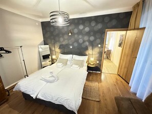 1 habitación, tabla de planchar con plancha, wifi gratis y ropa de cama 