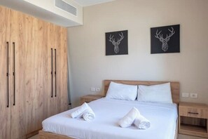 2 bedrooms, bed sheets