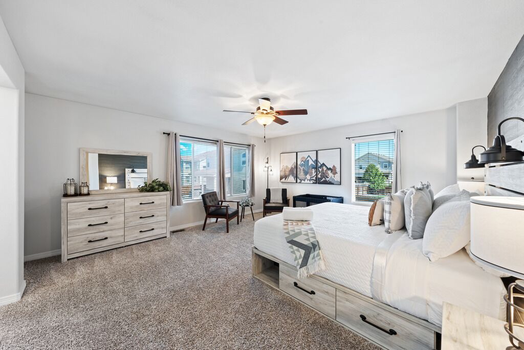 5 habitaciones, tabla de planchar con plancha, cuna de viaje y wifi 