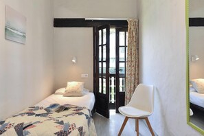 2 室のベッドルーム、アイロン / アイロン台、WiFi、ベッドシーツ