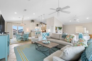 Living area - Bikini Bottom (Gulf Shores)