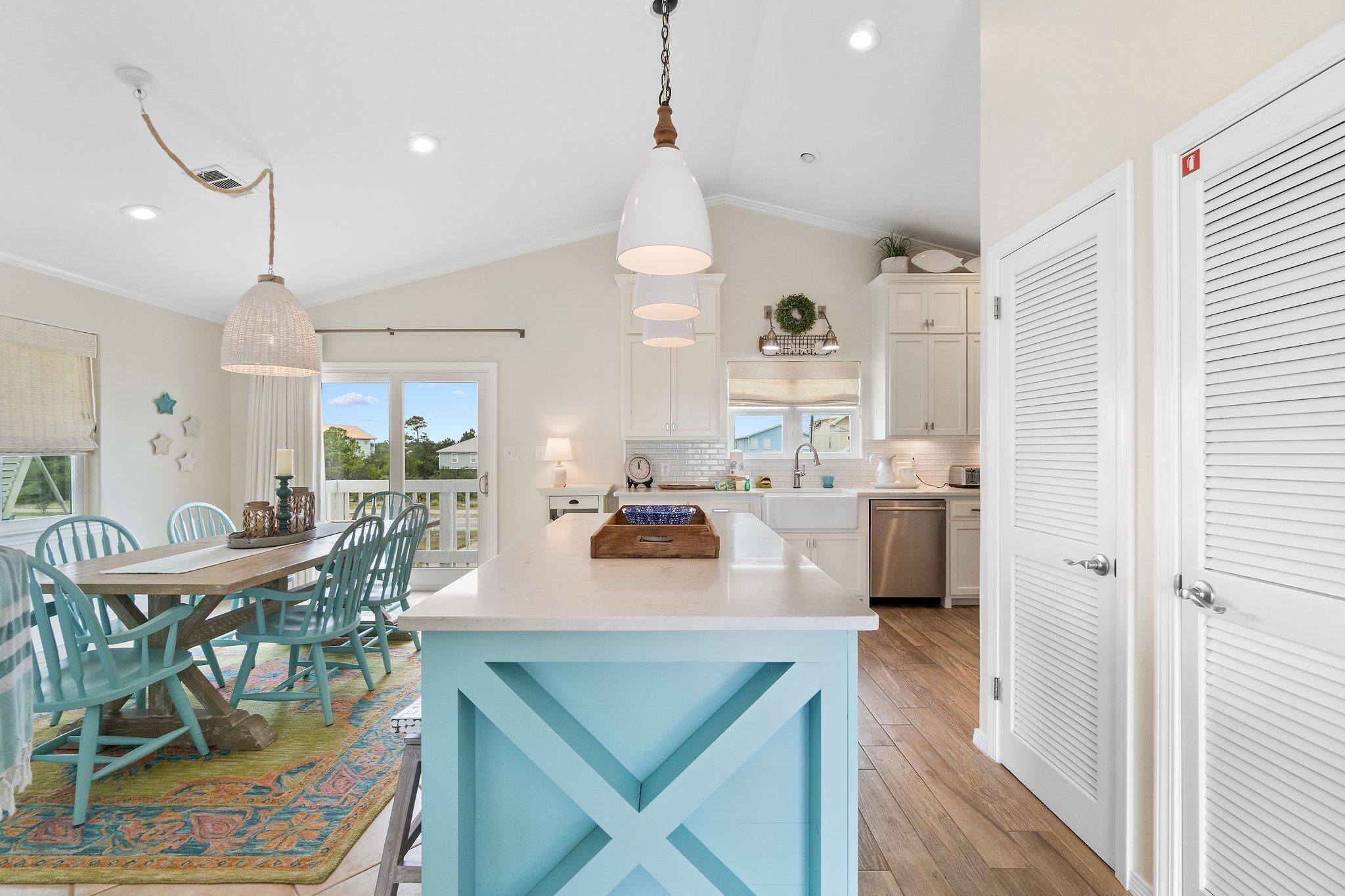 House, Multiple Beds (Bikini Bottom) | Dining