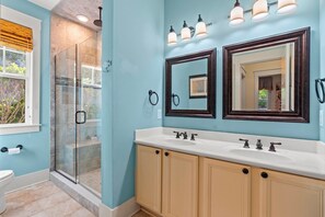 Douche, serviettes fournies