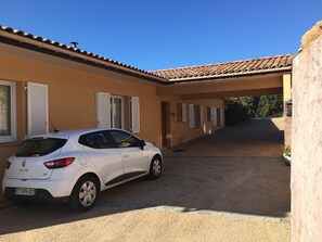 Property grounds - Gite Inseme, authenticity in Corsica (Arbellara)